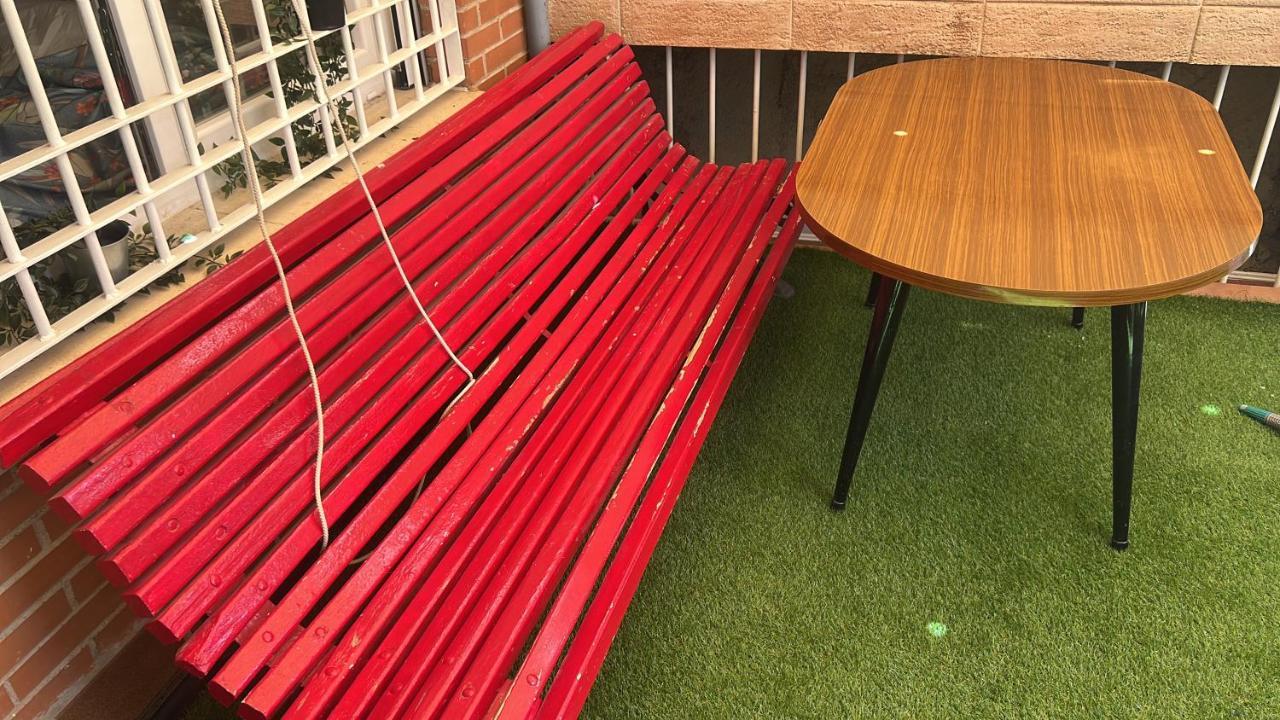 דירות גרנדה Casa Ideal Familias Y Grupos Con Balcones Exterior Soleada Patios Cerca Alhambra, Sierra Nevada, Rio Genil, Lancha Del Genil, Parque Llano Y Reloj Del Sol Con Barbacoas, Campo De Futbol, Circuito Gimnasia מראה חיצוני תמונה