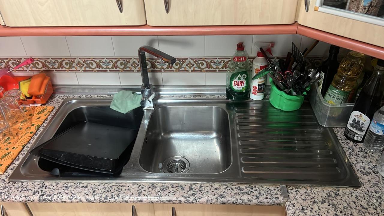 דירות גרנדה Casa Ideal Familias Y Grupos Con Balcones Exterior Soleada Patios Cerca Alhambra, Sierra Nevada, Rio Genil, Lancha Del Genil, Parque Llano Y Reloj Del Sol Con Barbacoas, Campo De Futbol, Circuito Gimnasia מראה חיצוני תמונה