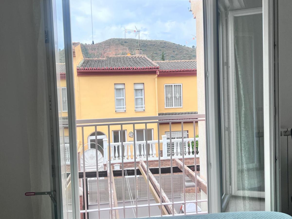 דירות גרנדה Casa Ideal Familias Y Grupos Con Balcones Exterior Soleada Patios Cerca Alhambra, Sierra Nevada, Rio Genil, Lancha Del Genil, Parque Llano Y Reloj Del Sol Con Barbacoas, Campo De Futbol, Circuito Gimnasia מראה חיצוני תמונה