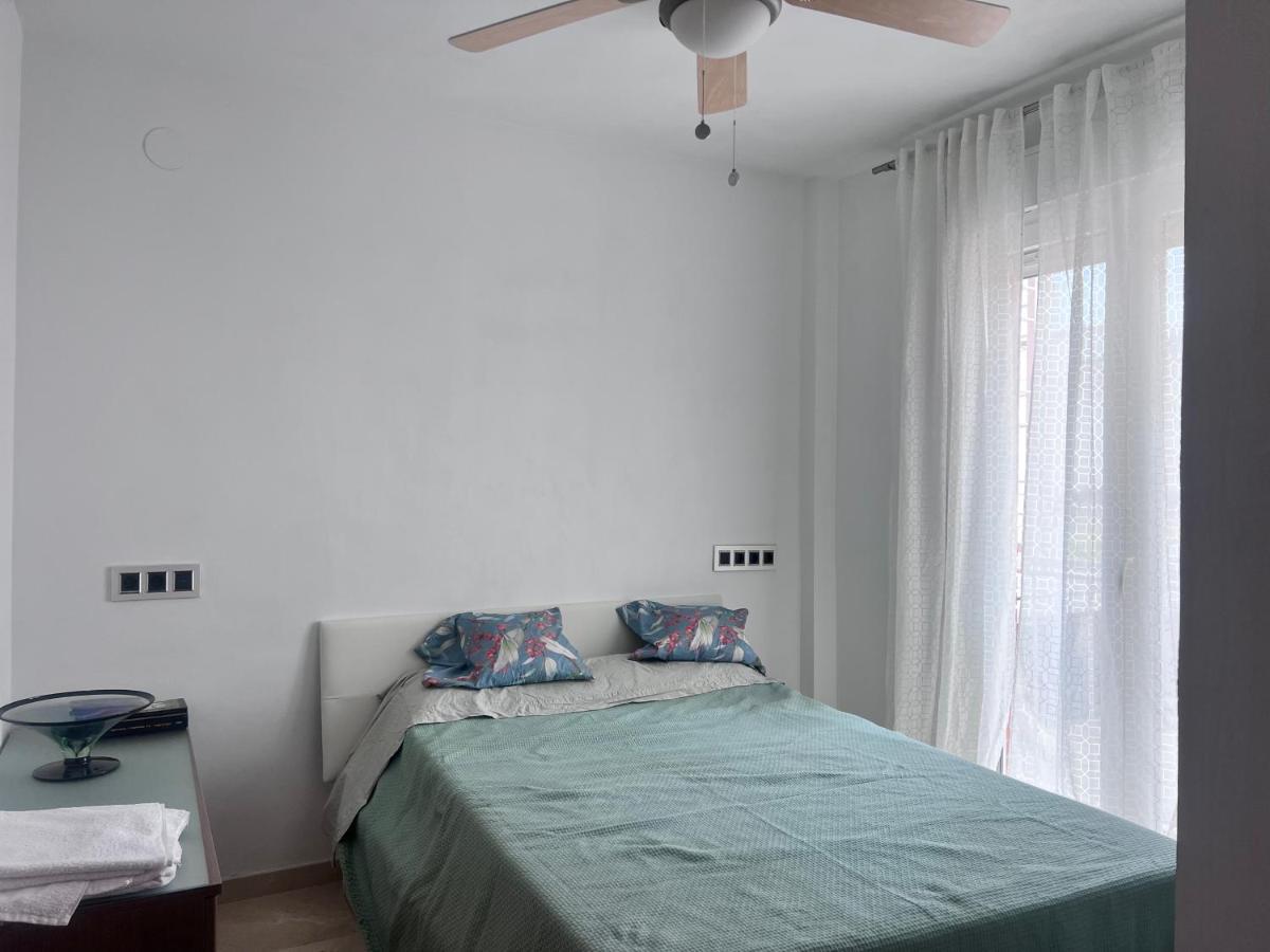 דירות גרנדה Casa Ideal Familias Y Grupos Con Balcones Exterior Soleada Patios Cerca Alhambra, Sierra Nevada, Rio Genil, Lancha Del Genil, Parque Llano Y Reloj Del Sol Con Barbacoas, Campo De Futbol, Circuito Gimnasia מראה חיצוני תמונה