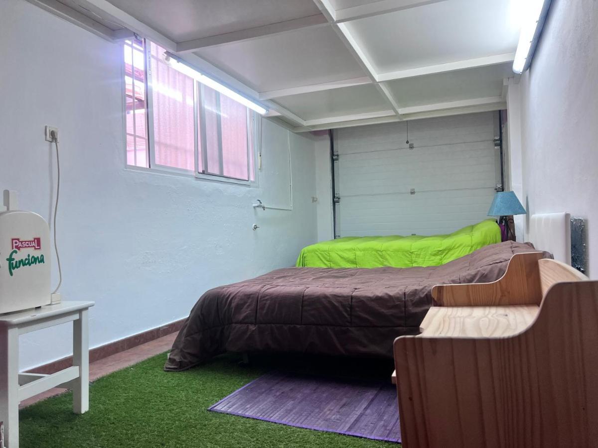 דירות גרנדה Casa Ideal Familias Y Grupos Con Balcones Exterior Soleada Patios Cerca Alhambra, Sierra Nevada, Rio Genil, Lancha Del Genil, Parque Llano Y Reloj Del Sol Con Barbacoas, Campo De Futbol, Circuito Gimnasia מראה חיצוני תמונה