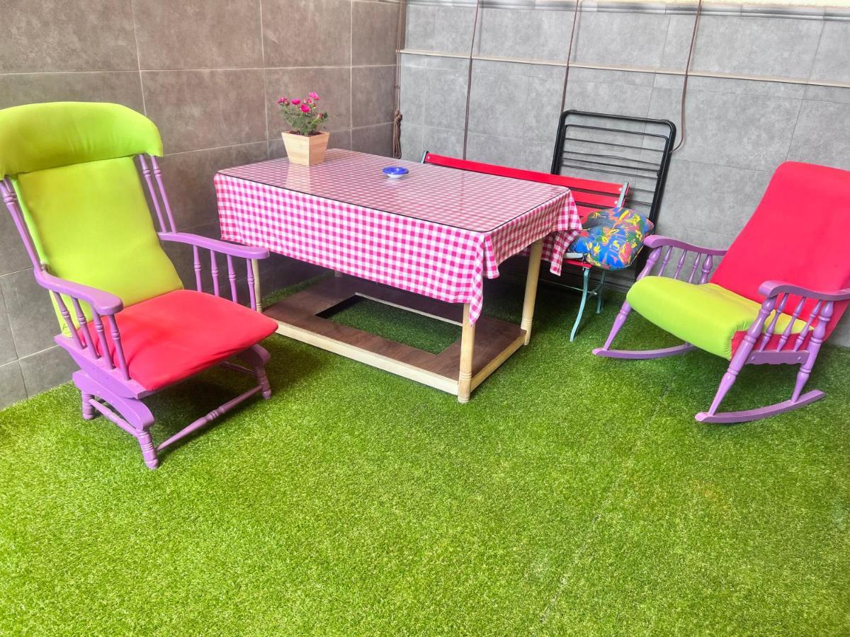דירות גרנדה Casa Ideal Familias Y Grupos Con Balcones Exterior Soleada Patios Cerca Alhambra, Sierra Nevada, Rio Genil, Lancha Del Genil, Parque Llano Y Reloj Del Sol Con Barbacoas, Campo De Futbol, Circuito Gimnasia מראה חיצוני תמונה