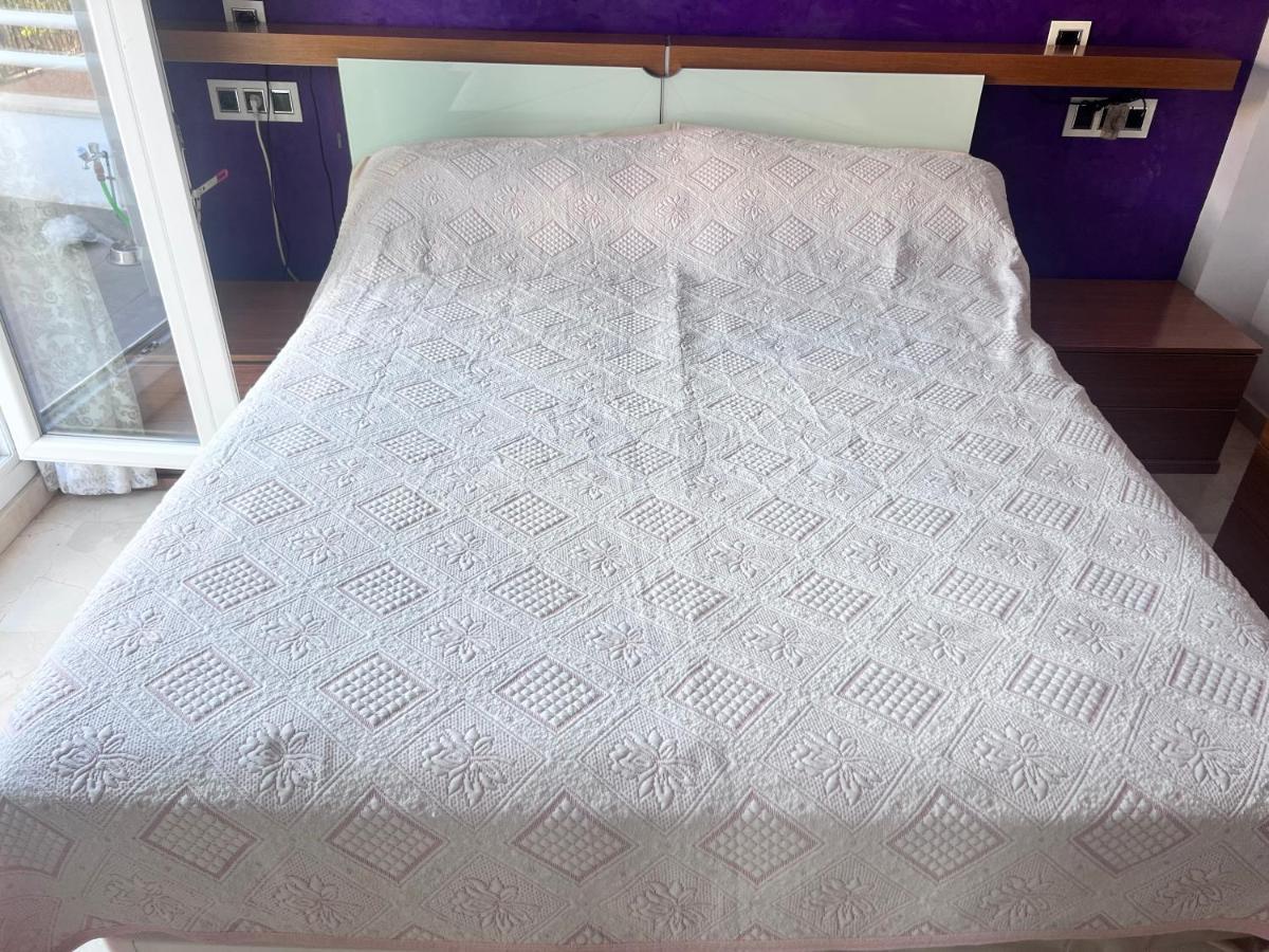 דירות גרנדה Casa Ideal Familias Y Grupos Con Balcones Exterior Soleada Patios Cerca Alhambra, Sierra Nevada, Rio Genil, Lancha Del Genil, Parque Llano Y Reloj Del Sol Con Barbacoas, Campo De Futbol, Circuito Gimnasia מראה חיצוני תמונה