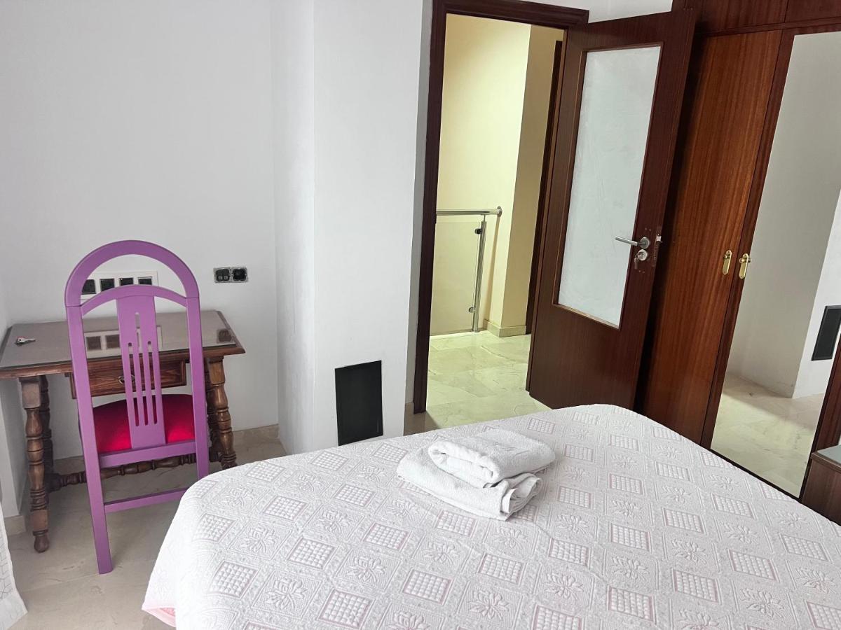 דירות גרנדה Casa Ideal Familias Y Grupos Con Balcones Exterior Soleada Patios Cerca Alhambra, Sierra Nevada, Rio Genil, Lancha Del Genil, Parque Llano Y Reloj Del Sol Con Barbacoas, Campo De Futbol, Circuito Gimnasia מראה חיצוני תמונה