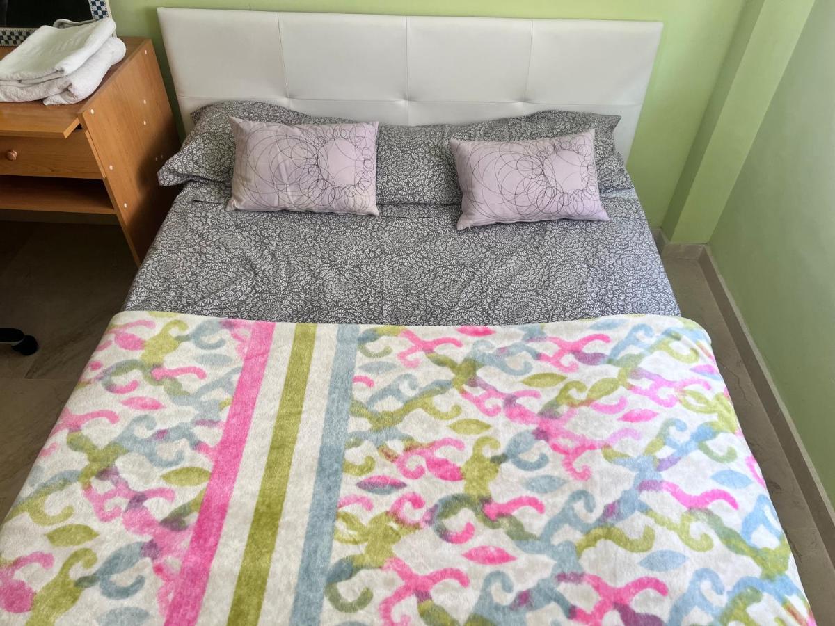 דירות גרנדה Casa Ideal Familias Y Grupos Con Balcones Exterior Soleada Patios Cerca Alhambra, Sierra Nevada, Rio Genil, Lancha Del Genil, Parque Llano Y Reloj Del Sol Con Barbacoas, Campo De Futbol, Circuito Gimnasia מראה חיצוני תמונה