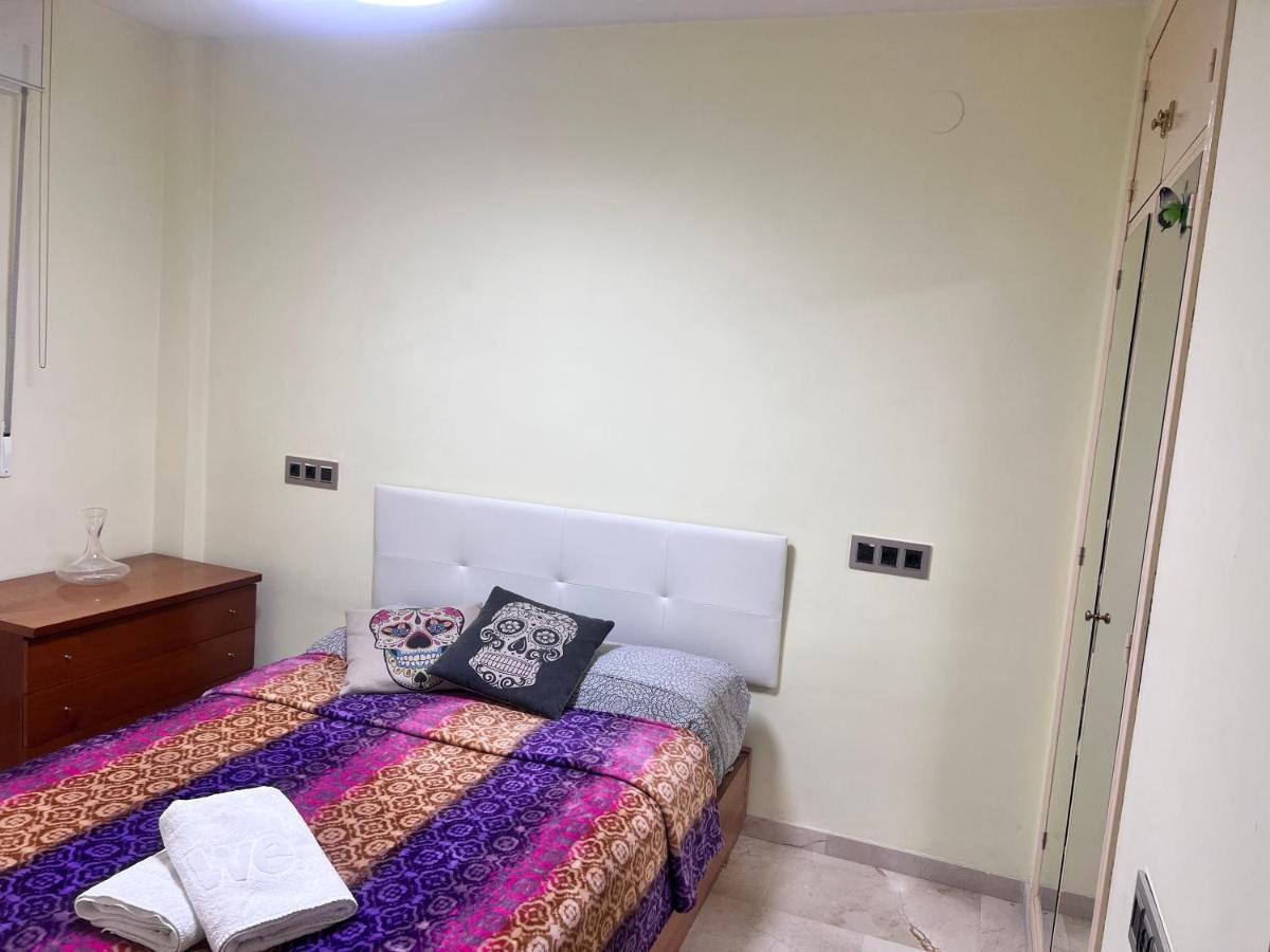 דירות גרנדה Casa Ideal Familias Y Grupos Con Balcones Exterior Soleada Patios Cerca Alhambra, Sierra Nevada, Rio Genil, Lancha Del Genil, Parque Llano Y Reloj Del Sol Con Barbacoas, Campo De Futbol, Circuito Gimnasia מראה חיצוני תמונה
